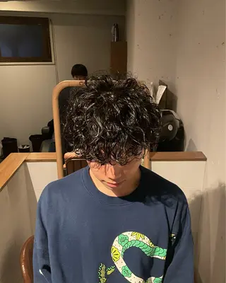 ショート パーマ メンズ arti所属・坂口 歩夢のヘアスタイル