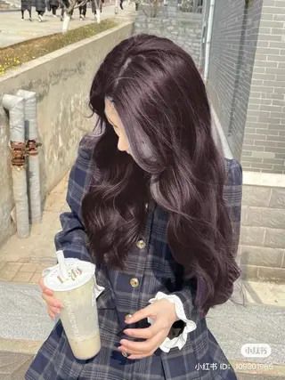 カラー 透けるやわらか艶髪♡ ナチュラルストレートのヘアスタイル