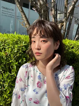 ミディアム ウスイマイコ カット/ケアカラーのヘアスタイル