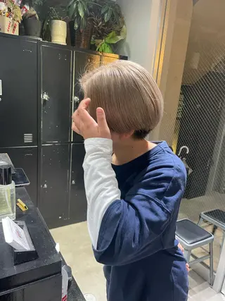 カラー ミルクティーベージュ ブリーチ🖤サヤカのヘアスタイル