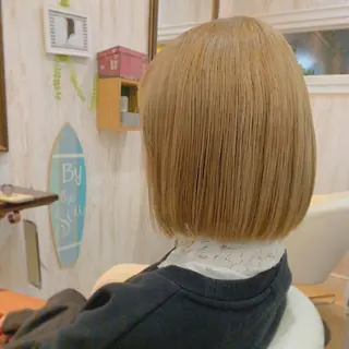 ショート ハイトーンカラー RYUのヘアスタイル
