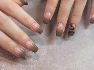 ネイル Revia所属・Revia おおだちあやなのネイルデザイン