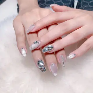 ネイル 根津 綾子のネイルデザイン