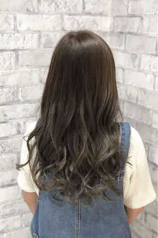 セミロング カラー ヘアアレンジ 秋山 幸太のヘアスタイル