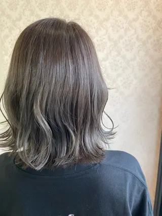 カラー ヒヨシ ルナのヘアスタイル