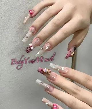 ネイル 相沢 さやかのネイルデザイン