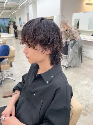 ミディアム パーマ メンズ ハイトーン/レイヤー /ケアブリーチ石川治のヘアスタイル