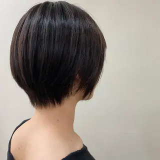 ショート カラー ambellir 山本伽椰のヘアスタイル