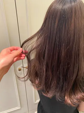 セミロング カラー 大久保 愛のヘアスタイル