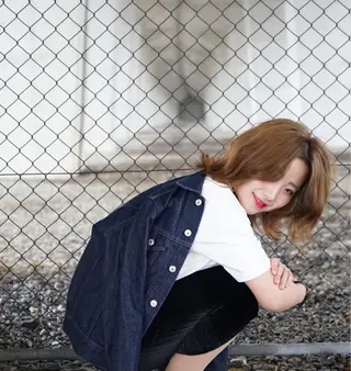 ミディアム カラー 加藤 あやみのヘアスタイル