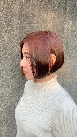 ショート カラー 岡田 知佳のヘアスタイル