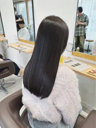 ロング デザインカラー 柏原航世のヘアスタイル