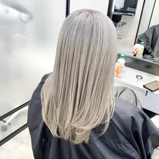 セミロング カラー 及川シゲル 髪質改善講師のヘアスタイル