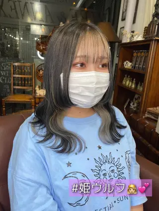 ロング カラー モモカ/ハイトーン /バレイヤージュのヘアスタイル