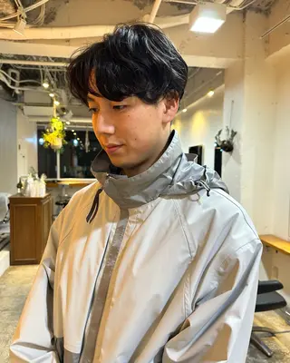 ミディアム パーマ メンズ グランジヘア 無造作ヘアHYUGAのヘアスタイル