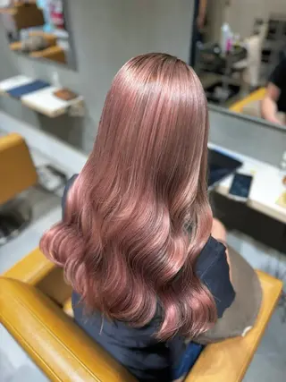 ロング カラー 前田 美桜のヘアスタイル