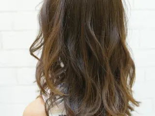 ミディアム セミロング カラー 野々山 直貴のヘアスタイル