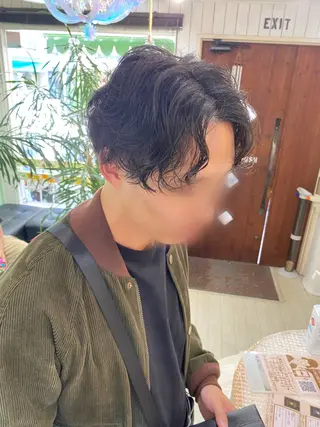 パーマ メンズ 🩶西 雪乃/透明感 くすみカラー🫧のヘアスタイル