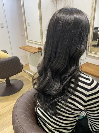 ロング カラー CIEN所属・松下 育未のヘアスタイル
