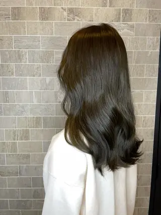 セミロング ブリーチ毛矯正.髪質 改善.髪にドラマをのヘアスタイル