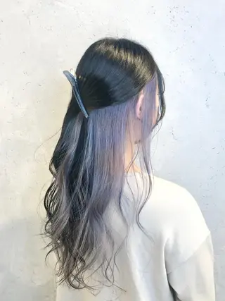 ロング カラー ヘアアレンジ ｲﾝﾅｰｶﾗｰ屋さん 🫧伊藤拓実のヘアスタイル