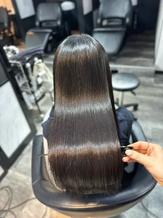 ロング カラー 近藤千翔🩵 髪質改善Periodのエステ・リラクイメージ