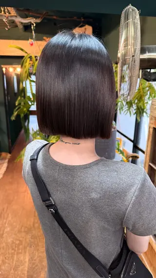 ミディアム パーマ vivre libre所属・仲村 真里奈のヘアスタイル