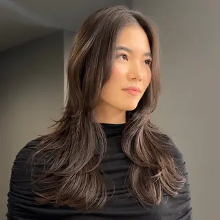 セミロング 岸本 理希のヘアスタイル