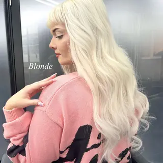 ロング カラー シールエクステ特化 ハイトーン、NANAのヘアスタイル