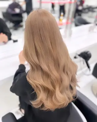 ロング カラー 🫧うる艶トレンド 🫧透明感カラーのヘアスタイル