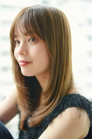 ロング カラー レイヤー/ハッシュ/ ウルフ/透明感カラーのヘアスタイル