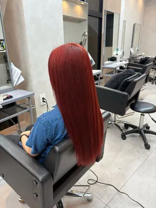 カラー 近藤 茉夏のヘアスタイル