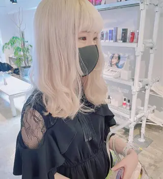 セミロング カラー ハイトーン/レイヤー /ケアブリーチ石川治のヘアスタイル