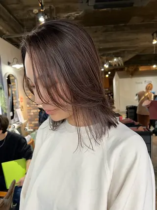 ミディアム カラー ツキノキ ミナのヘアスタイル