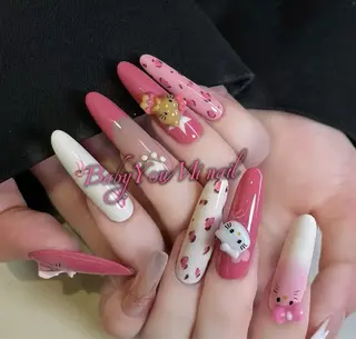 ネイル 相沢 さやかのネイルデザイン