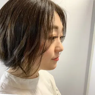 ミディアム カラー 【Uneユヌ】菊地 春那のヘアスタイル