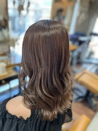 セミロング AVANCE.ens AKARIのヘアスタイル