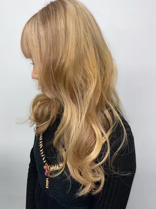 セミロング カラー yuan tanakaのヘアスタイル