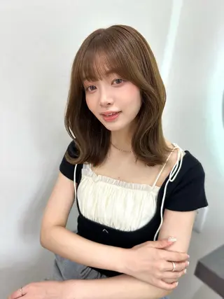 ミディアム カラー 盛れる顔周り /透明感/かりん🎀のヘアスタイル
