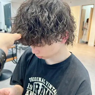 パーマ メンズ 🤎ベージュカラー 🐶メンズパーマの眉毛・アイブロウイメージ