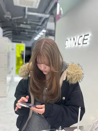 セミロング カラー 🎀愛されgirly ヘア🫧Ayakaのヘアスタイル