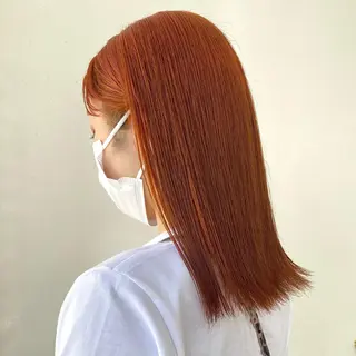 セミロング カラー ANNA /艶髪/ハイトーンのヘアスタイル