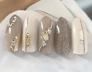 ネイル YUYI.nail salon所属・Mi Naのネイルデザイン