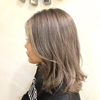 セミロング おおたけ あゆみのヘアスタイル