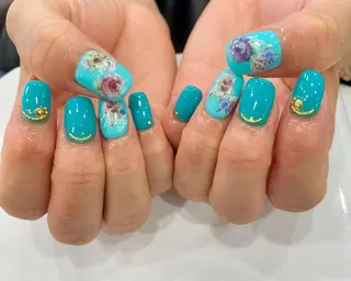 ネイル 安藤 彩乃のネイルデザイン