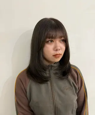 ミディアム Rinka/レイヤー /透明感カラーのヘアスタイル