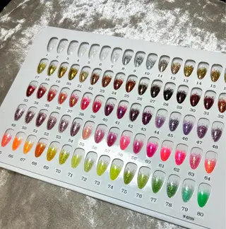 ネイル エーナイン千歳店所属・大沼 楓のネイルデザイン