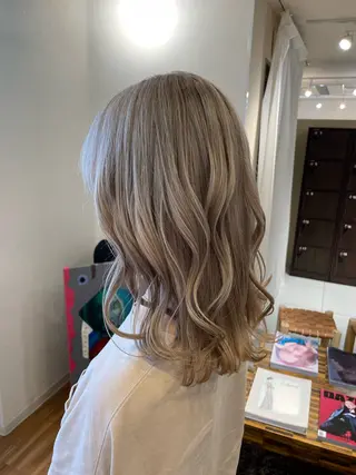 セミロング 久我 彩音のヘアスタイル