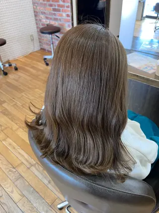 ミディアム 透明感美肌カラー/ 岡田澪香のヘアスタイル