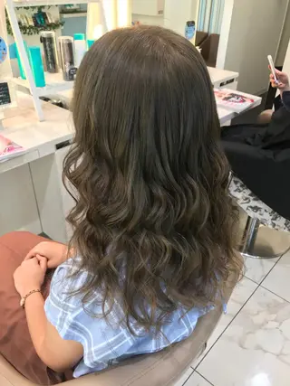 ロング カラー 清藤 綾のヘアスタイル